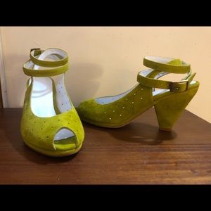 Anthropologie Emma Go yellow peep toe heels